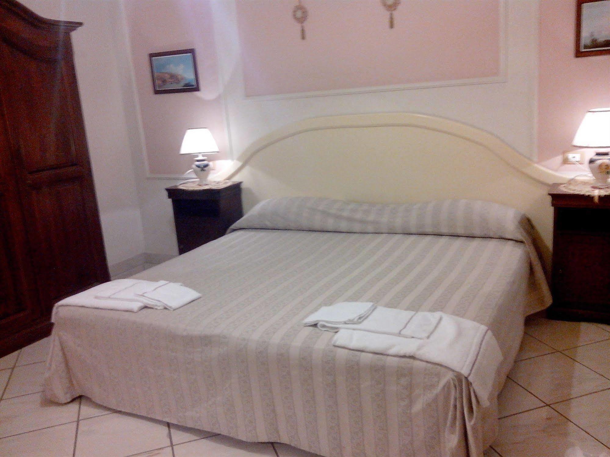 Bed & Breakfast Napoli Centrale Exterior photo